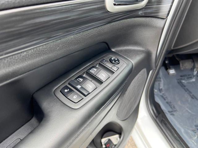 Certified 2021 Jeep Grand Cherokee Laredo X image 8