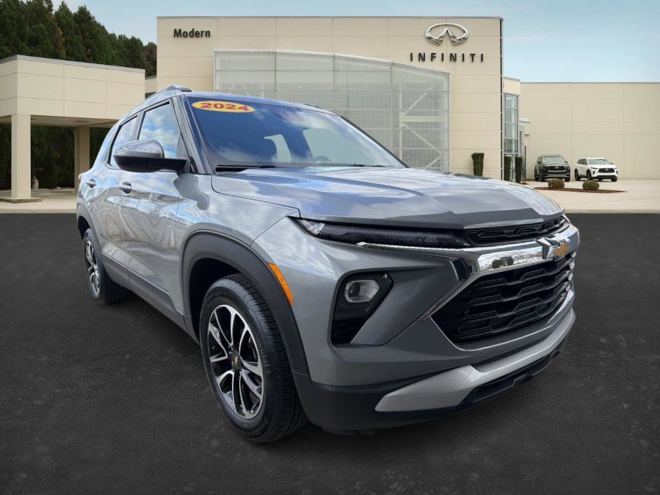 Used 2024 Chevrolet TrailBlazer LT w/ Convenience Package image 3