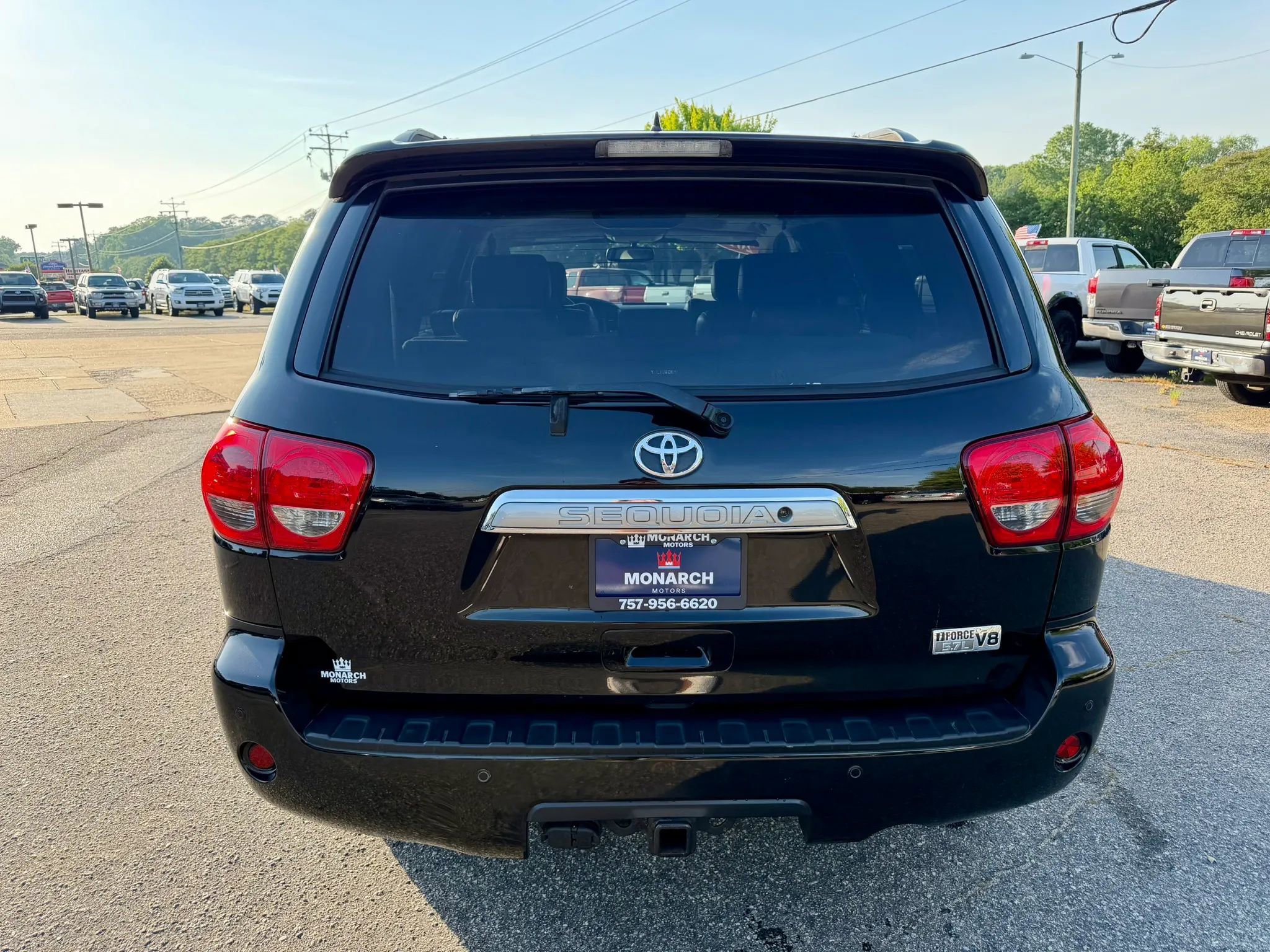 Used 2011 Toyota Sequoia Platinum AWD/4WD image 4