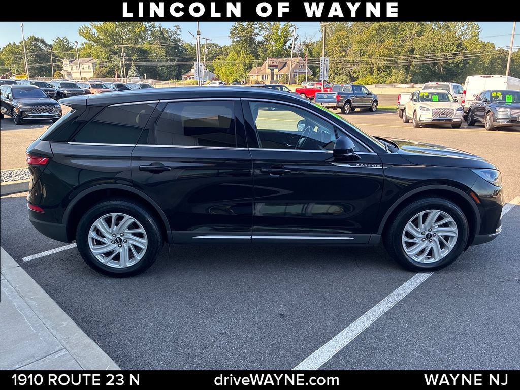 Certified 2023 Lincoln Corsair AWD w/ Rear Removable Package Tray image 9