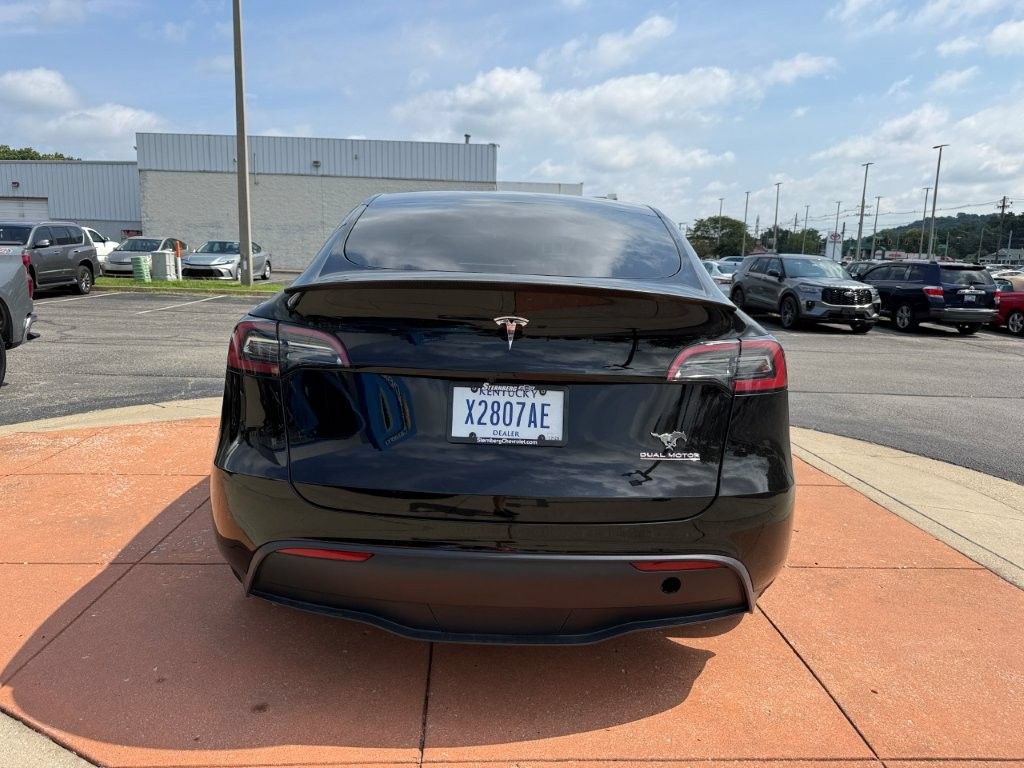 Used 2023 Tesla Model Y Long Range AWD/4WD image 4