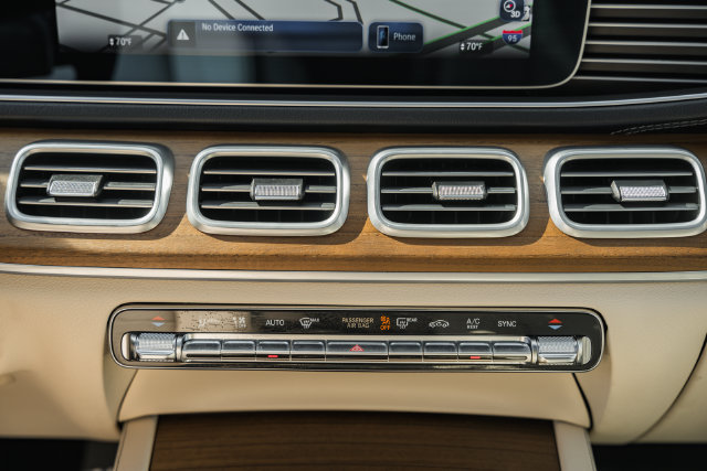 Certified 2025 Mercedes-Benz GLS 450 4MATIC image 26