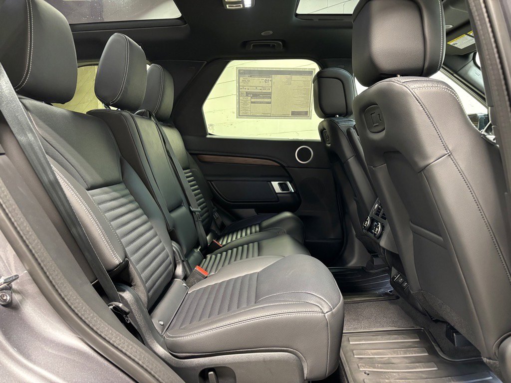 New 2025 Land Rover Discovery Dynamic SE AWD/4WD image 40
