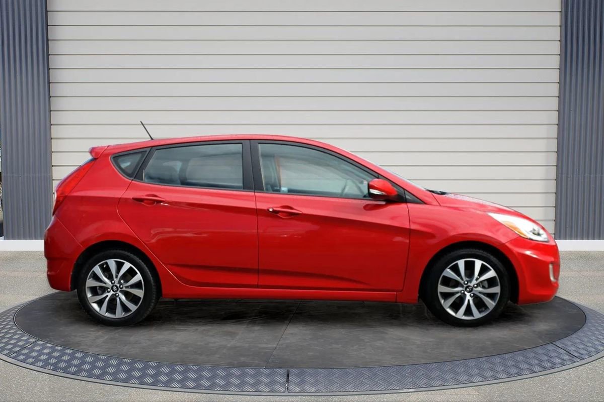 Used 2015 Hyundai Accent Sport image 8