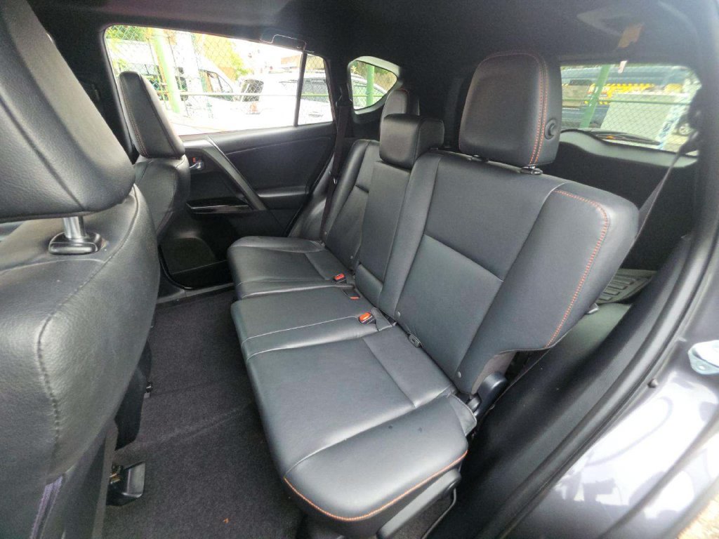 Used 2016 Toyota RAV4 SE AWD/4WD image 6