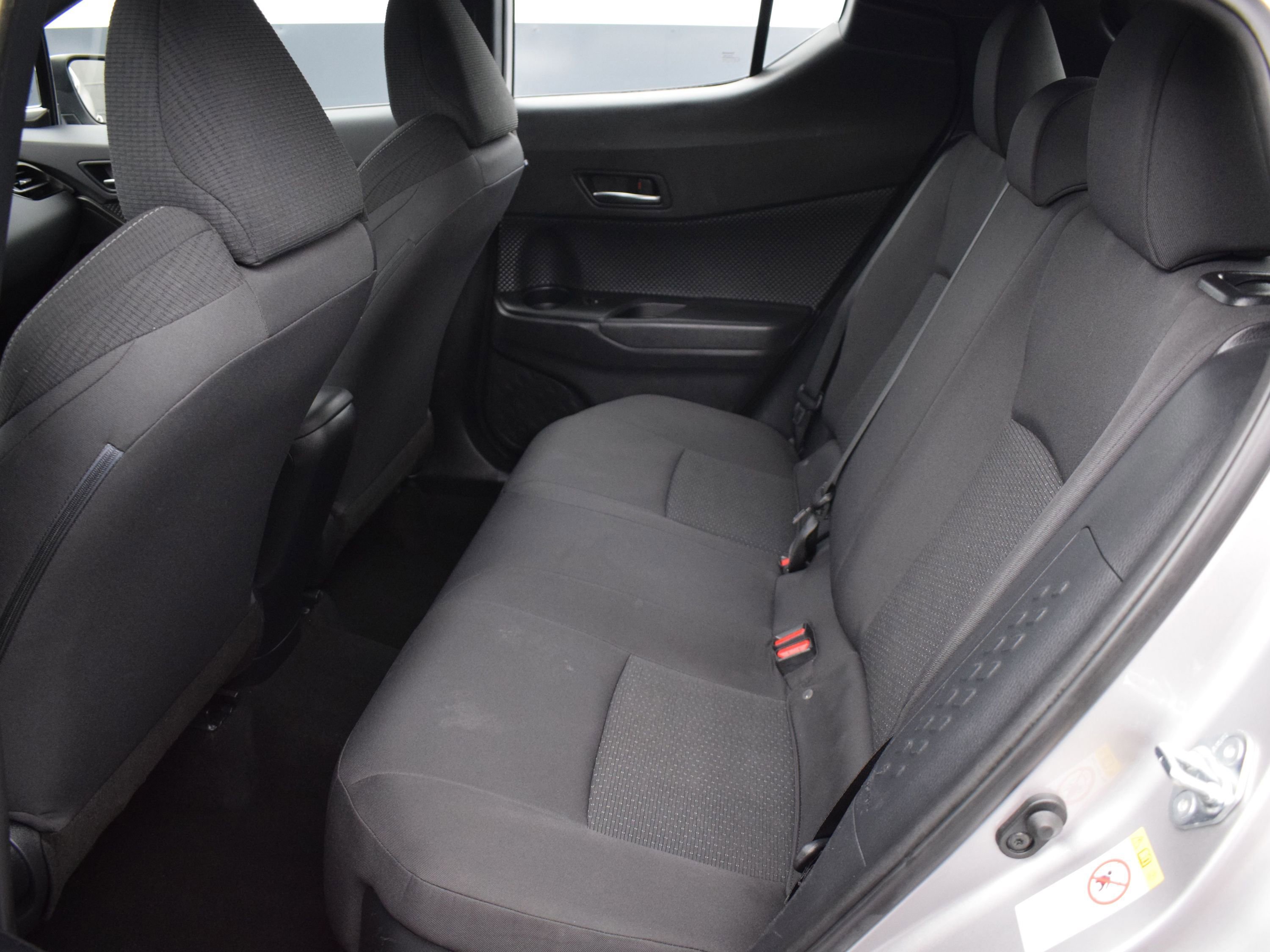 Used 2019 Toyota C-HR XLE image 12