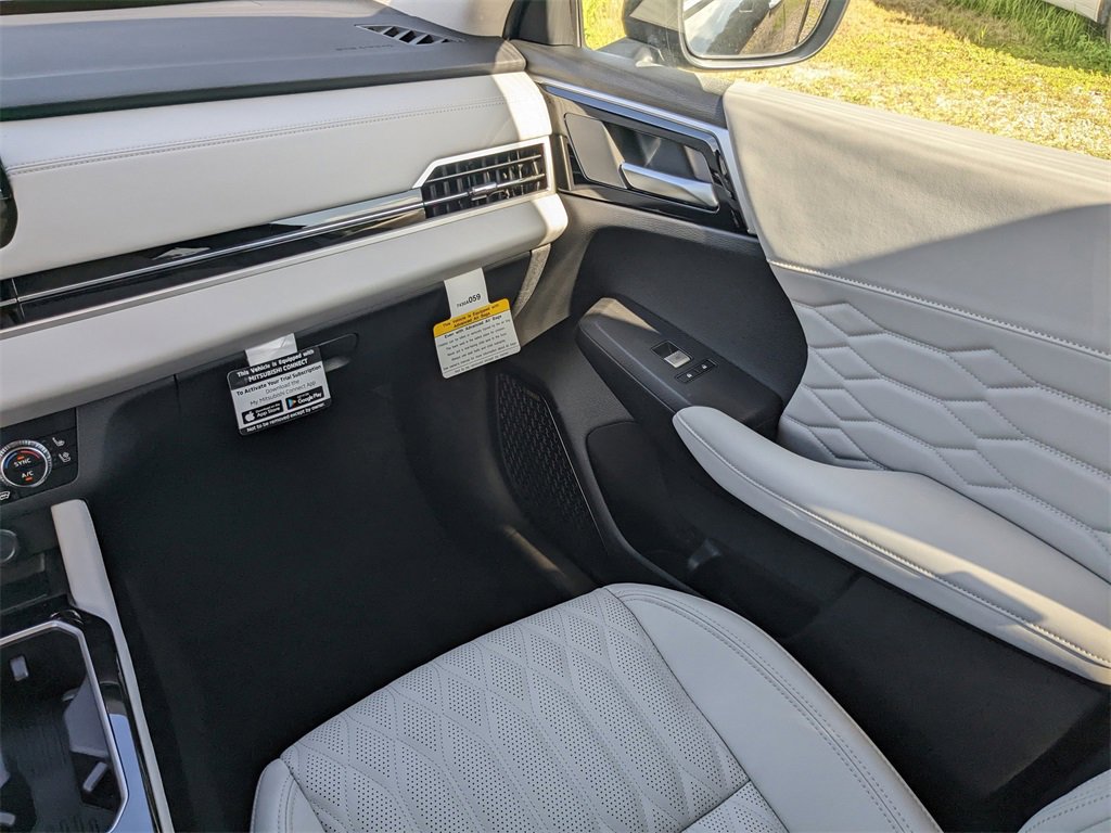 New 2025 Mitsubishi Outlander SEL image 18