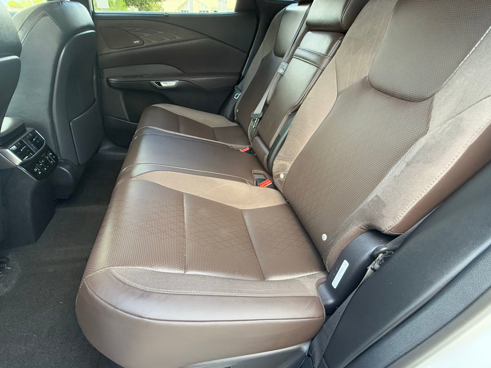 Used 2024 Lexus RX 350 FWD image 33