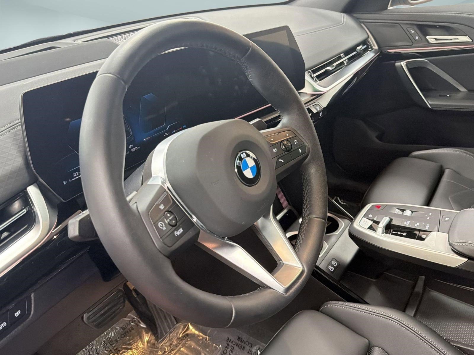 Certified 2025 BMW X2 xDrive28i w/ Technology Package image 4