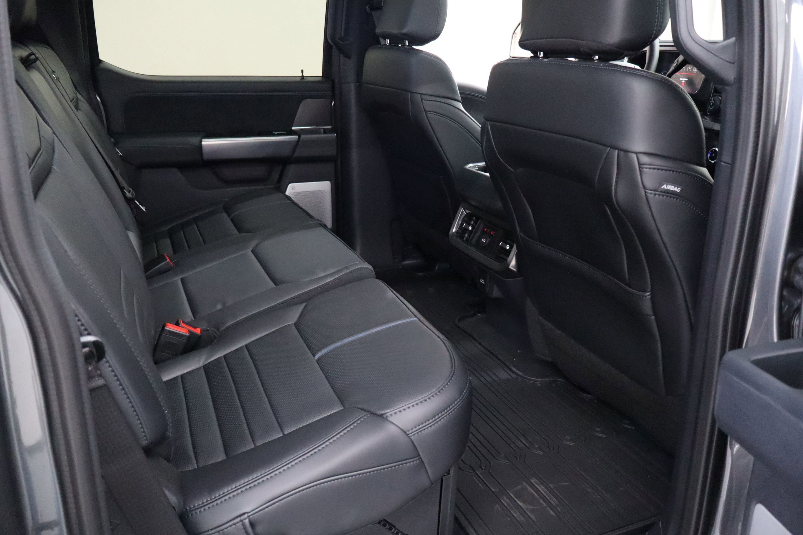 New 2026 Ford F250 Platinum image 32