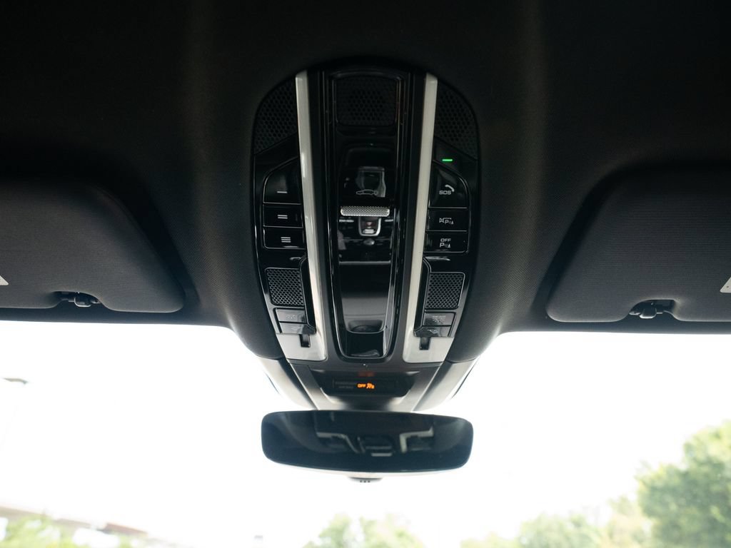 Certified 2023 Porsche Cayenne Coupe AWD/4WD image 19