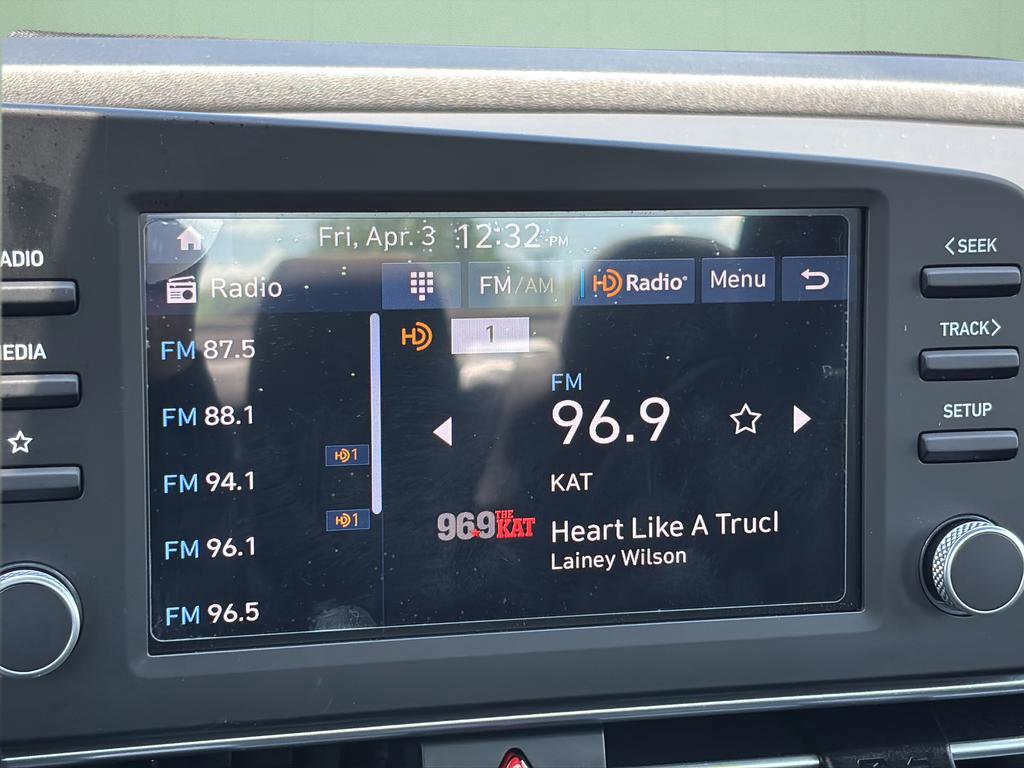 Used 2025 Hyundai Elantra SE FWD image 30