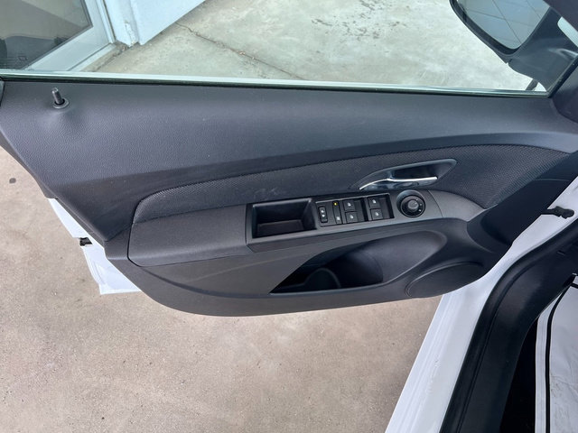 Used 2015 Chevrolet Cruze LT image 16