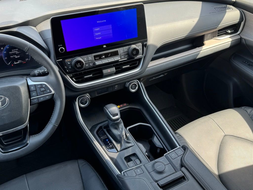Used 2024 Toyota Grand Highlander Limited image 30