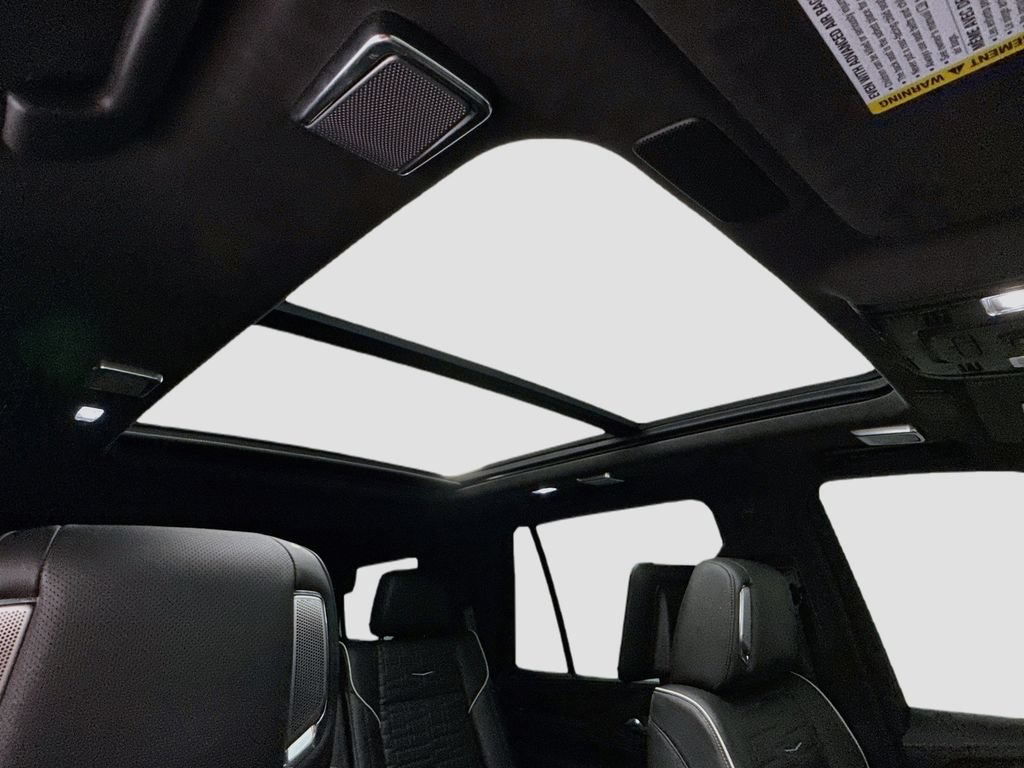 Used 2023 Cadillac Escalade Sport Platinum w/ Heavy-Duty Trailer Package AWD/4WD image 17