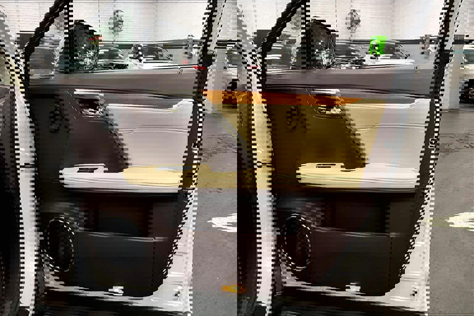 Used 2019 Lexus RX 450h AWD w/ Navigation Package image 22