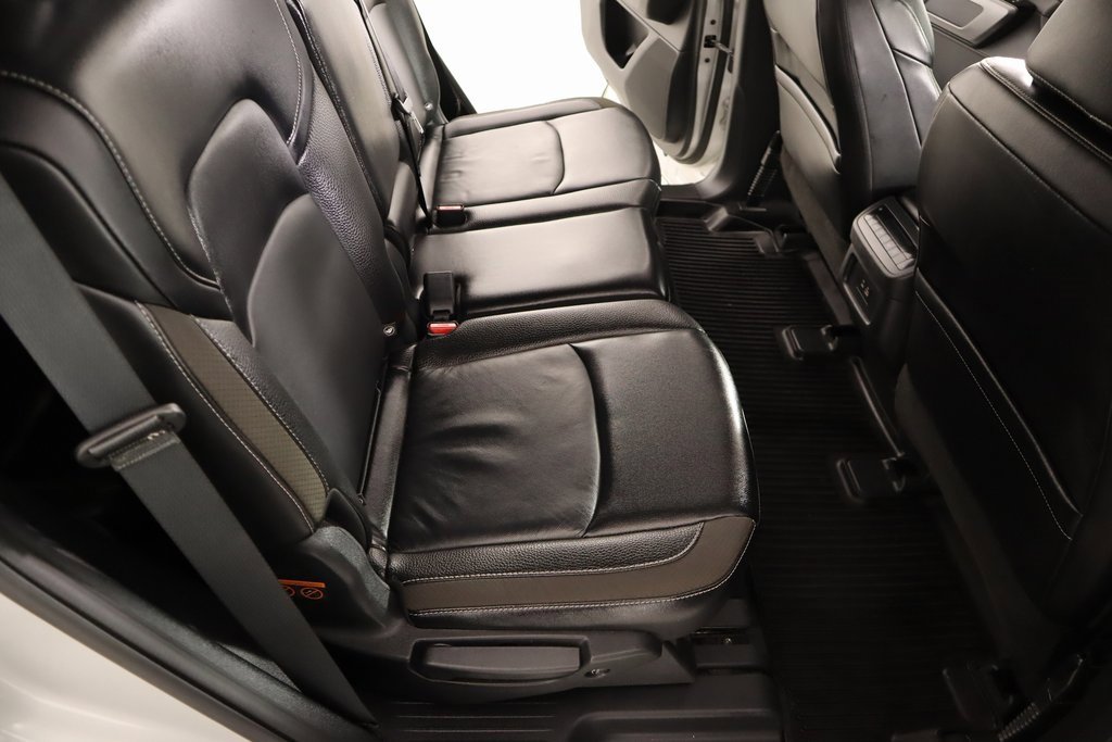 Used 2024 Nissan Pathfinder SL w/ Cargo Package image 16