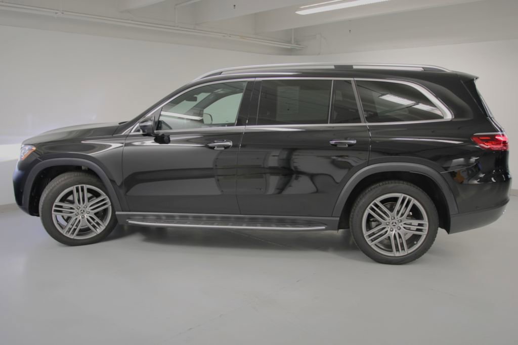 Certified 2026 Mercedes-Benz GLS 450 4MATIC image 4