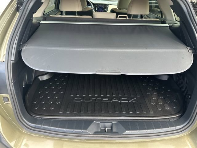 Used 2022 Subaru Outback Premium image 15