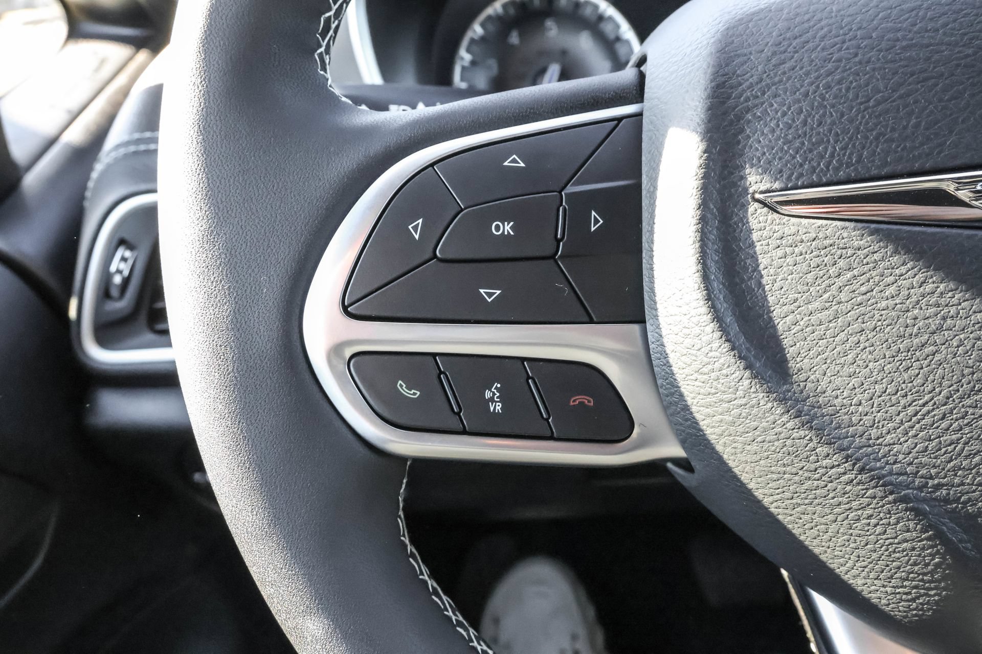 New 2026 Chrysler Pacifica Select FWD image 24