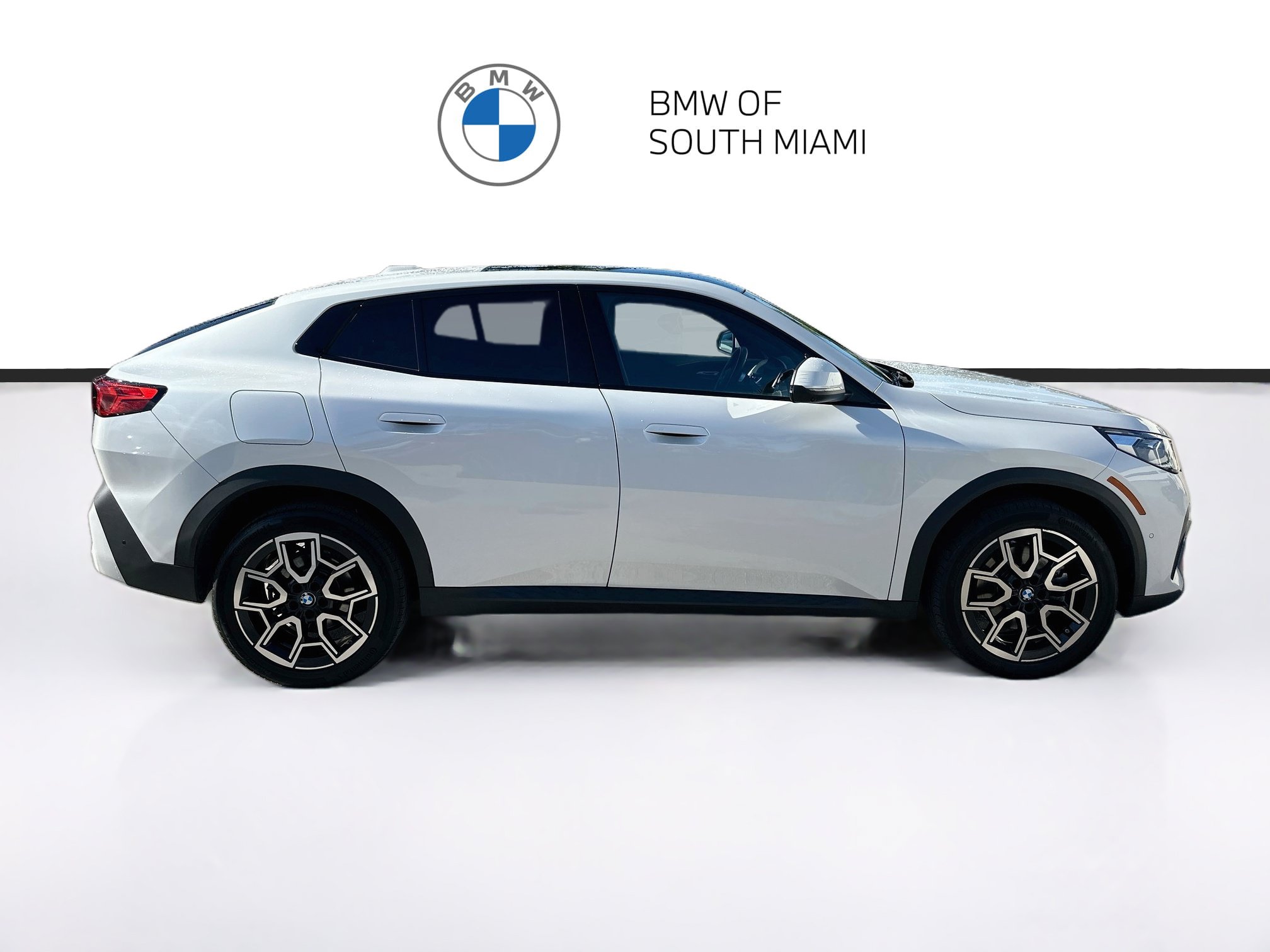 Certified 2025 BMW X2 xDrive28i AWD/4WD image 8