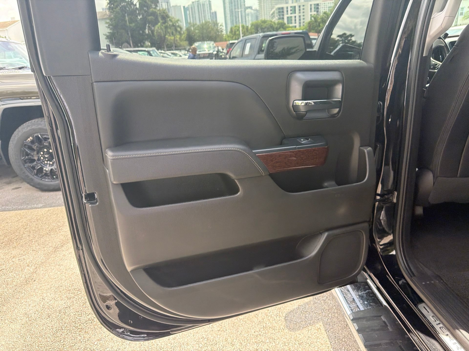 Used 2018 GMC Sierra 1500 SLT w/ Enhanced Driver Alert Package RWD image 20