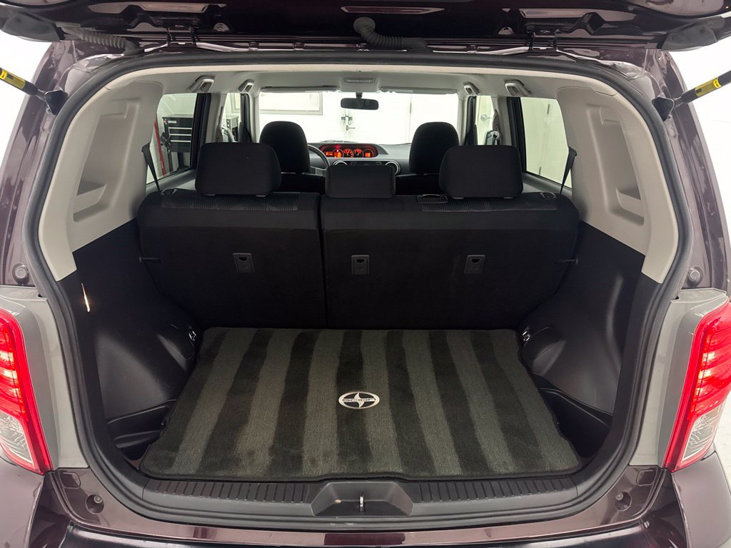Used 2012 Scion xB FWD image 6