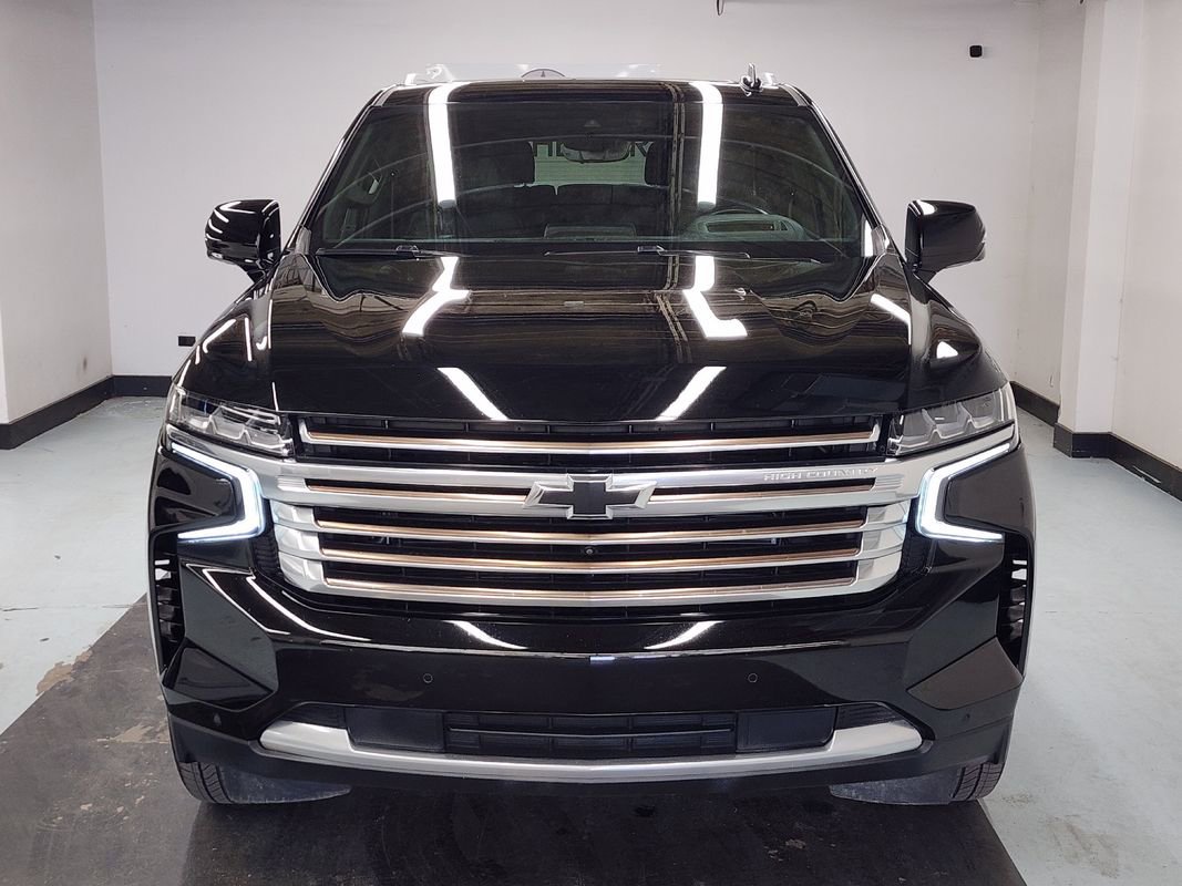 Used 2023 Chevrolet Suburban High Country image 2