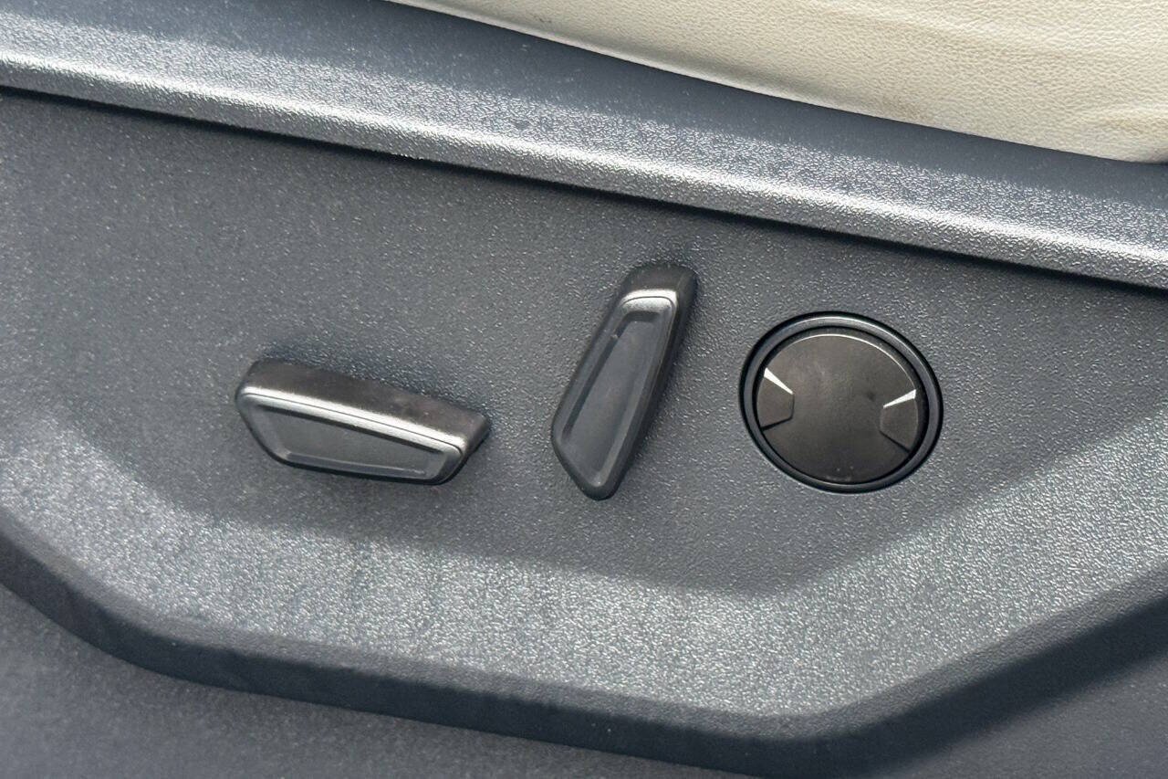 Used 2025 Ford Expedition Active AWD/4WD image 28