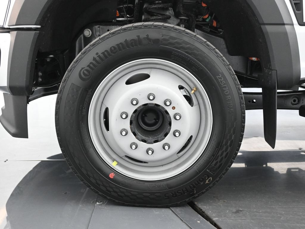 New 2026 Ford F550 2WD Regular Cab Super Duty image 41