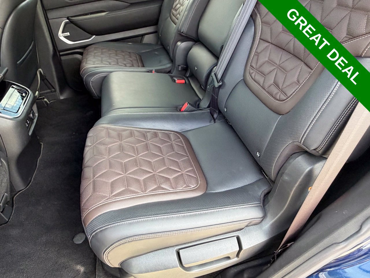 Used 2025 Nissan Armada Platinum w/ Convenience Package RWD image 44