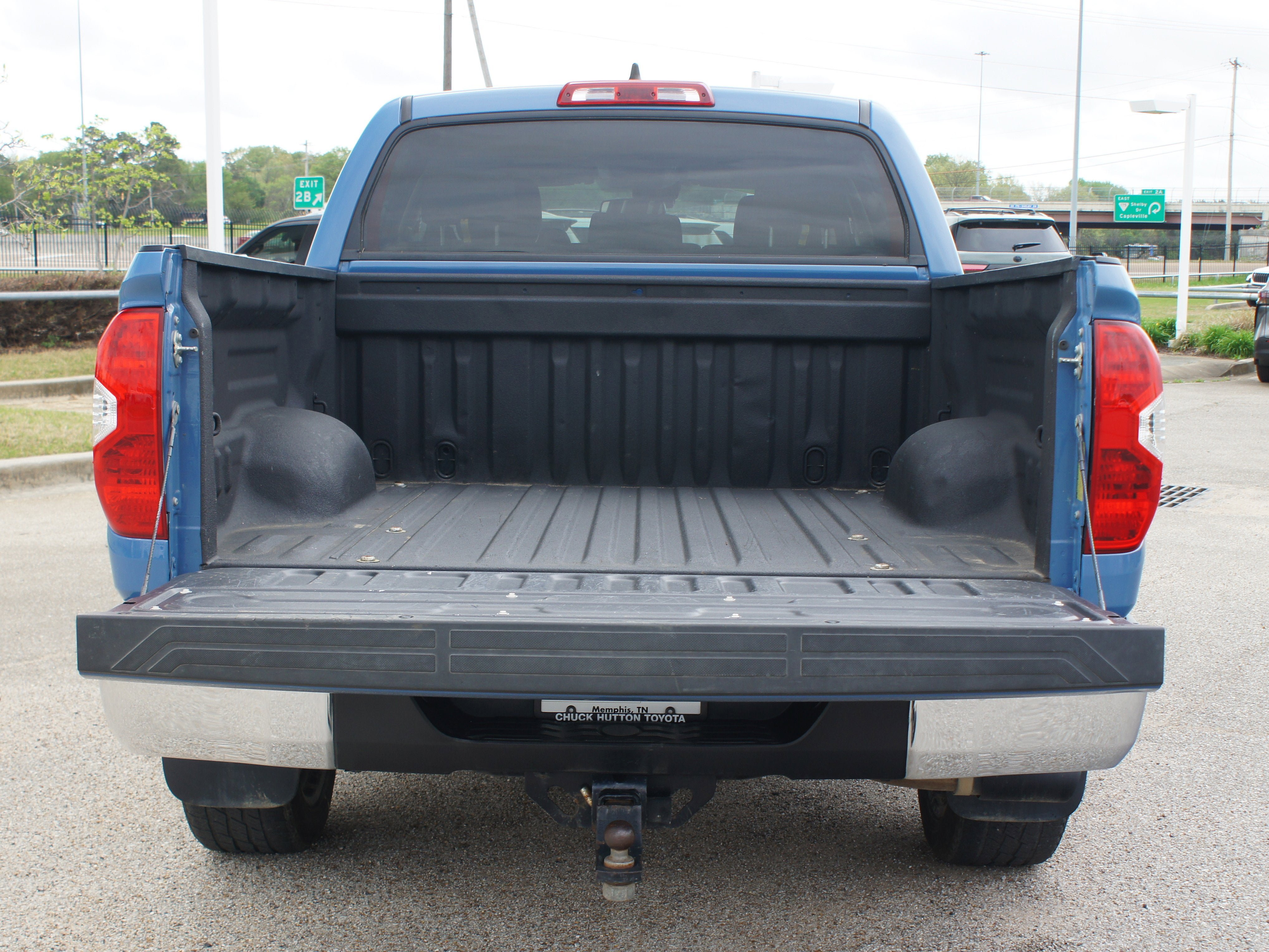 Used 2021 Toyota Tundra SR5 w/ SR5 Upgrade Package AWD/4WD image 14