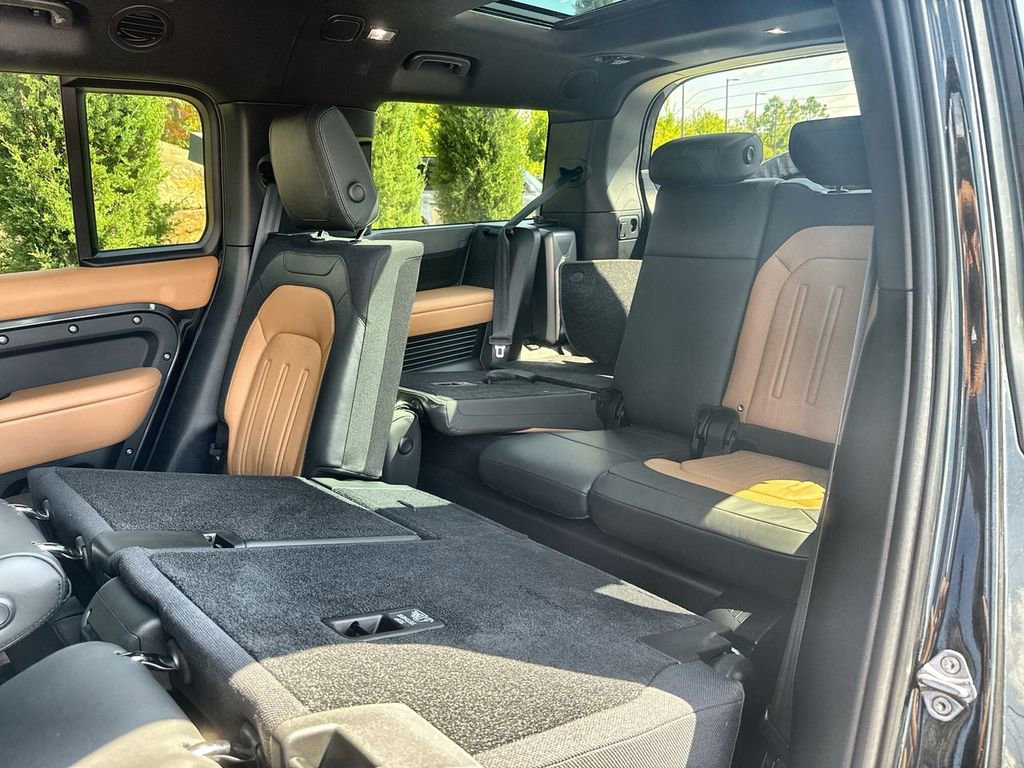 Certified 2024 Land Rover Defender 130 X image 20