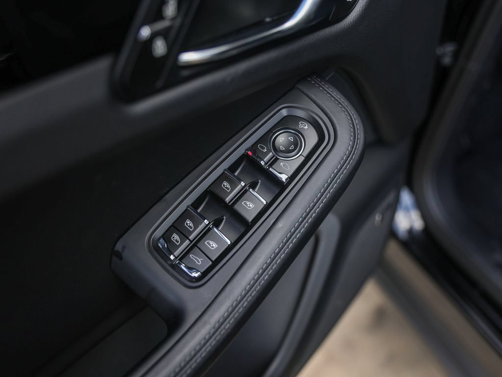 Certified 2026 Porsche Macan AWD/4WD image 27