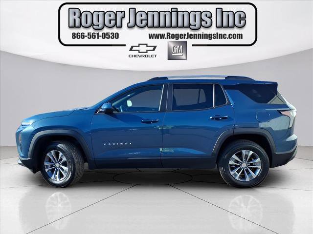 Used 2025 Chevrolet Equinox LT w/ Convenience Package II image 2