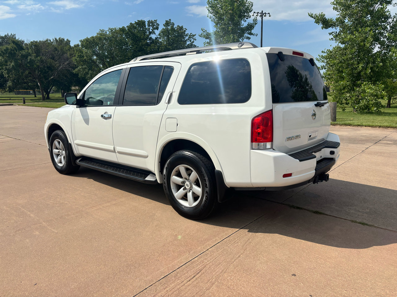 Used 2011 Nissan Armada SV image 6