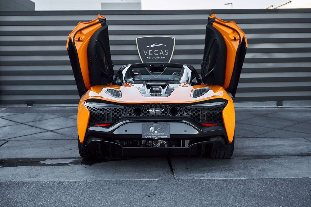 Used 2025 McLaren Artura Spider RWD image 31