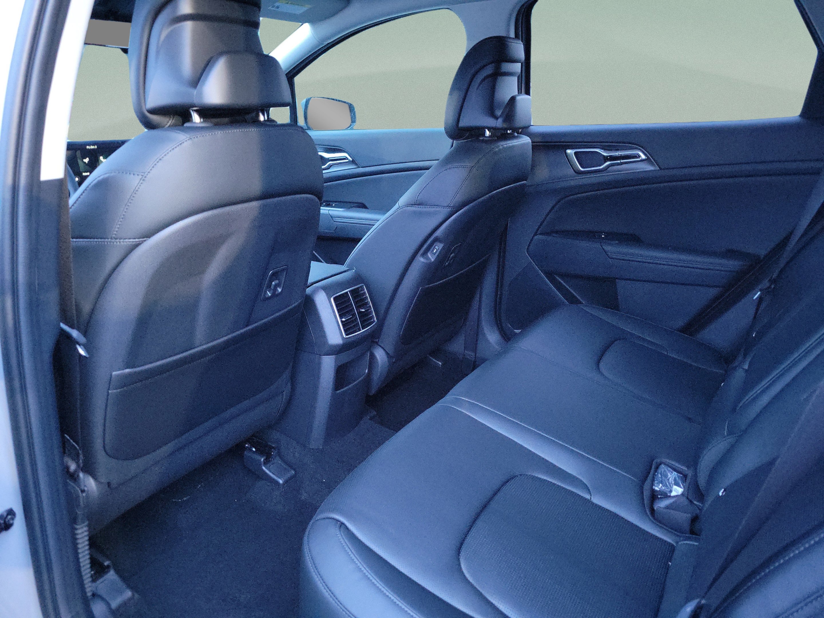 New 2027 Kia Sportage EX FWD image 5