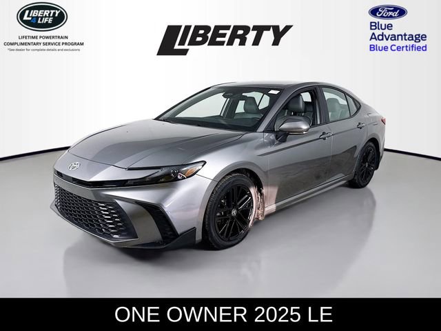 Used 2025 Toyota Camry LE image 3