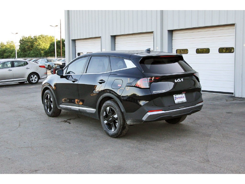 New 2026 Kia Sportage LX FWD image 6