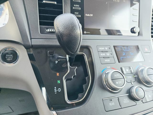 Used 2019 Toyota Sienna LE w/ LE Preferred Package FWD image 13
