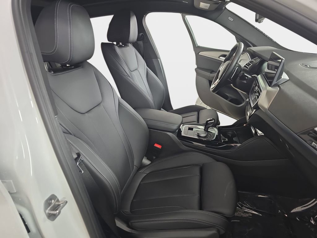 Certified 2025 BMW X4 xDrive30i w/ Premium Package image 10