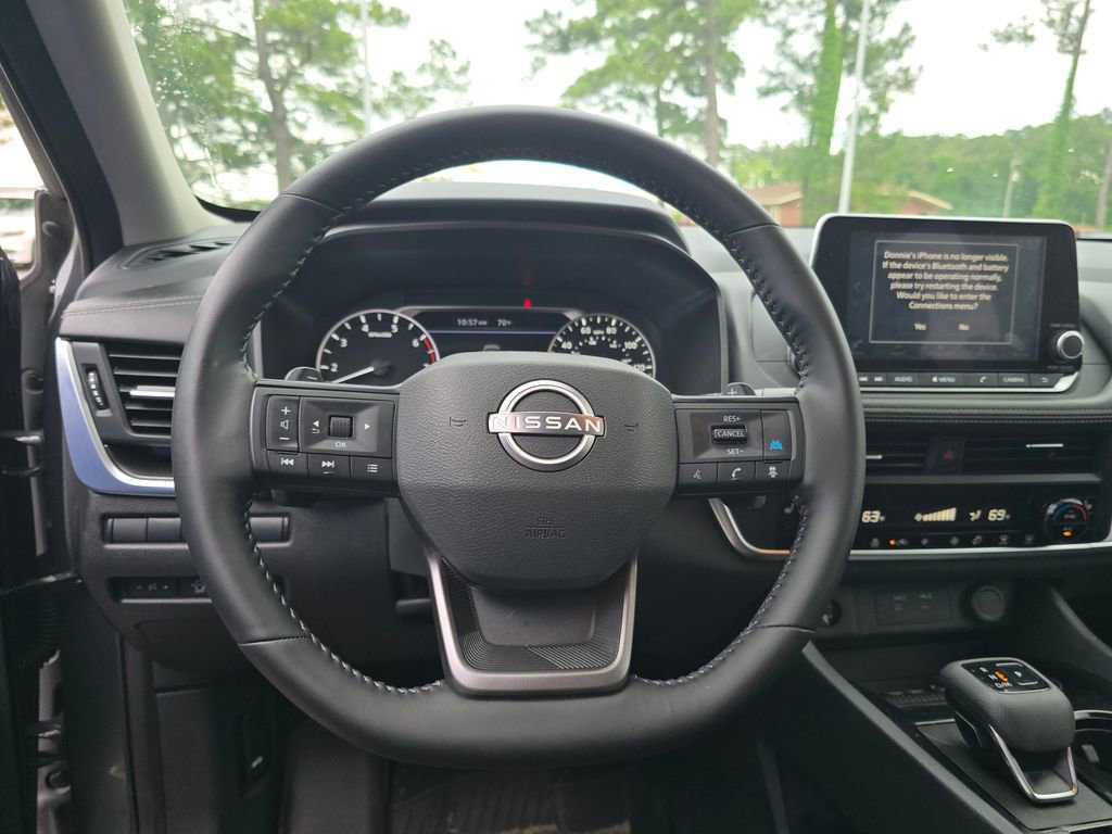 Used 2025 Nissan Rogue SV w/ SV Premium Package FWD image 14