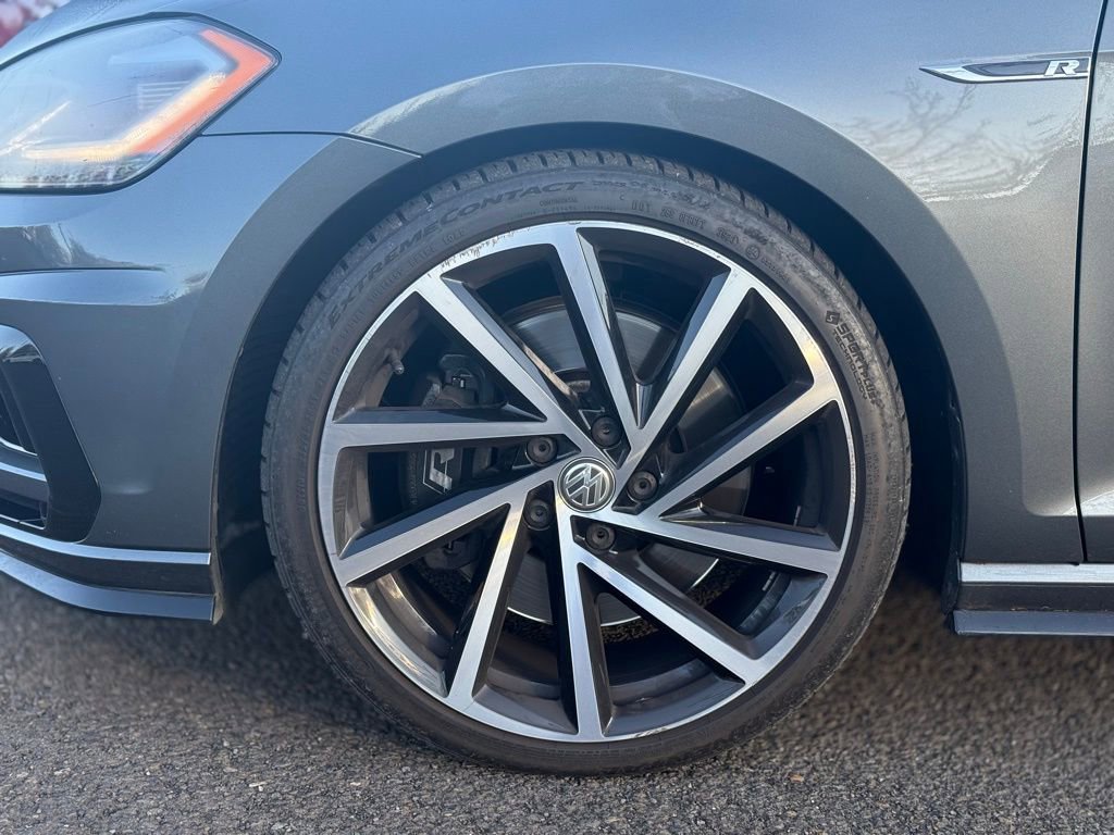Used 2018 Volkswagen Golf R 4-Door image 9