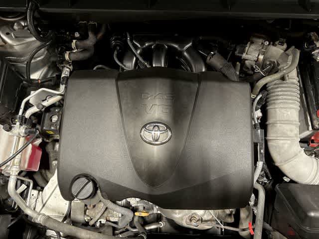 Used 2022 Toyota Highlander XLE AWD/4WD image 12