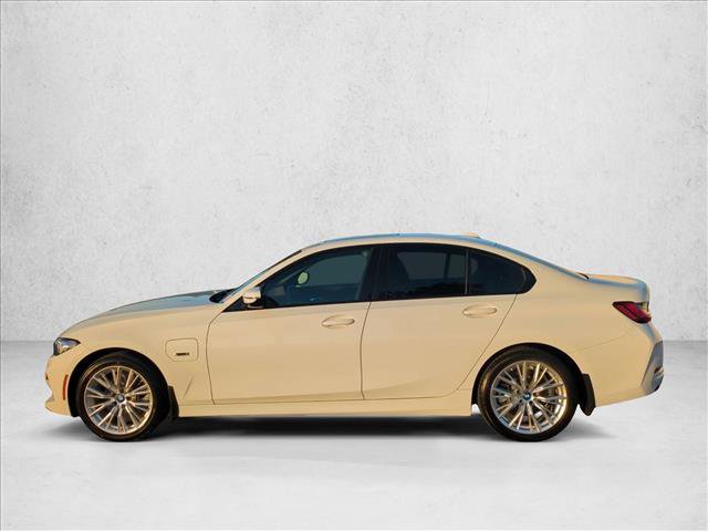 Used 2023 BMW 330e w/ Premium Package image 9