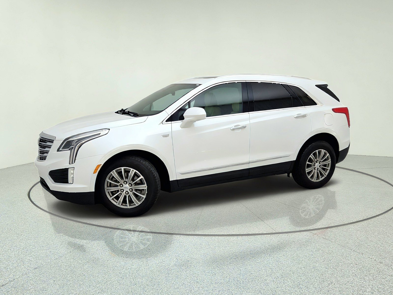 Used 2017 Cadillac XT5 Luxury w/ Driver Awareness Package FWD image 15
