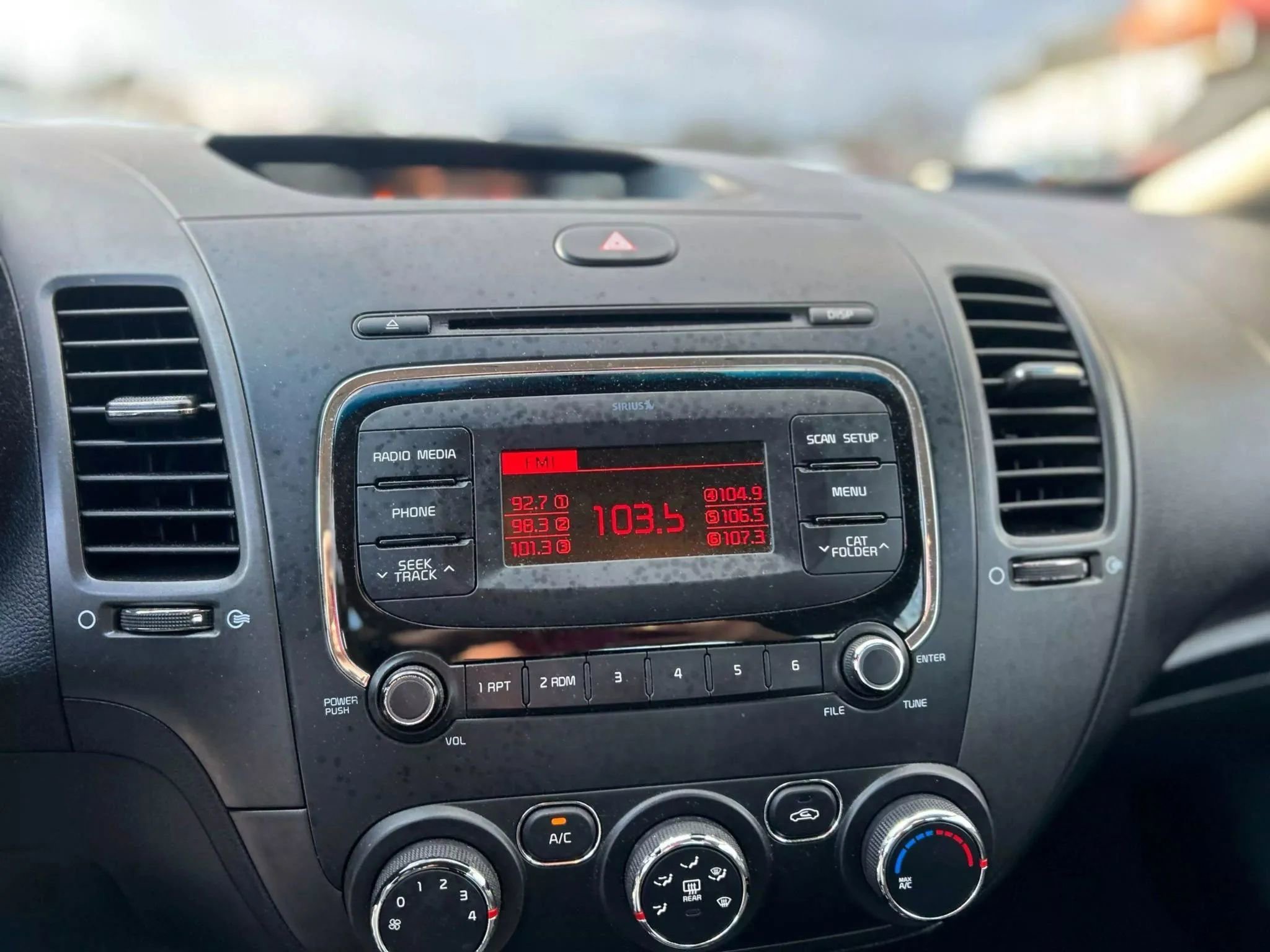 Used 2018 Kia Forte LX image 18