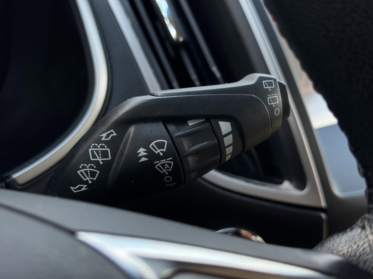 Used 2019 Ford Edge SEL w/ Equipment Group 201A image 25