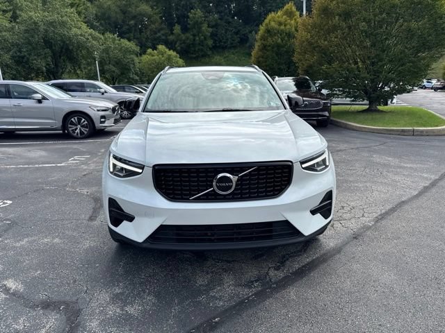 Used 2024 Volvo XC40 B5 Core AWD/4WD image 8